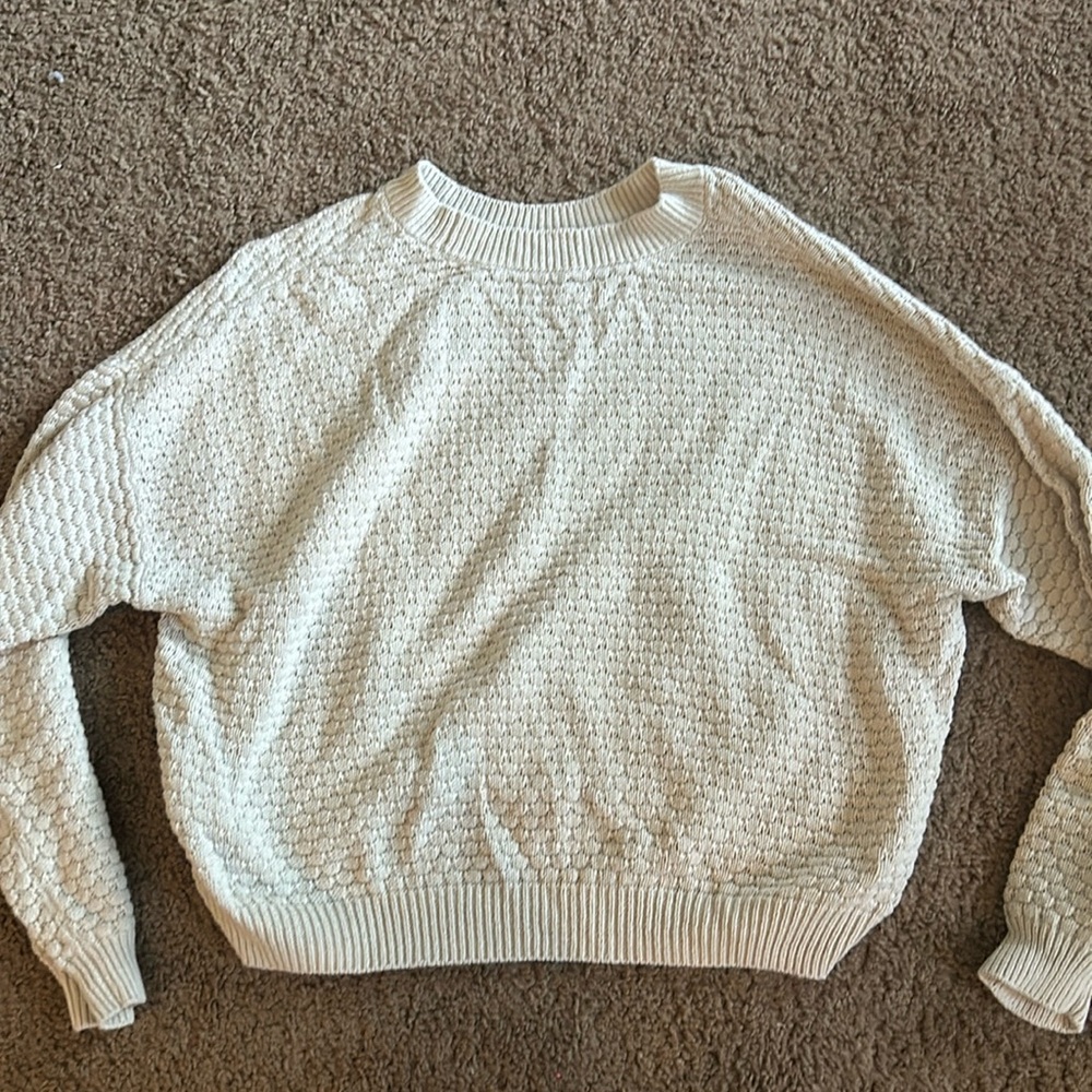 Hollister sweater worn 1 time